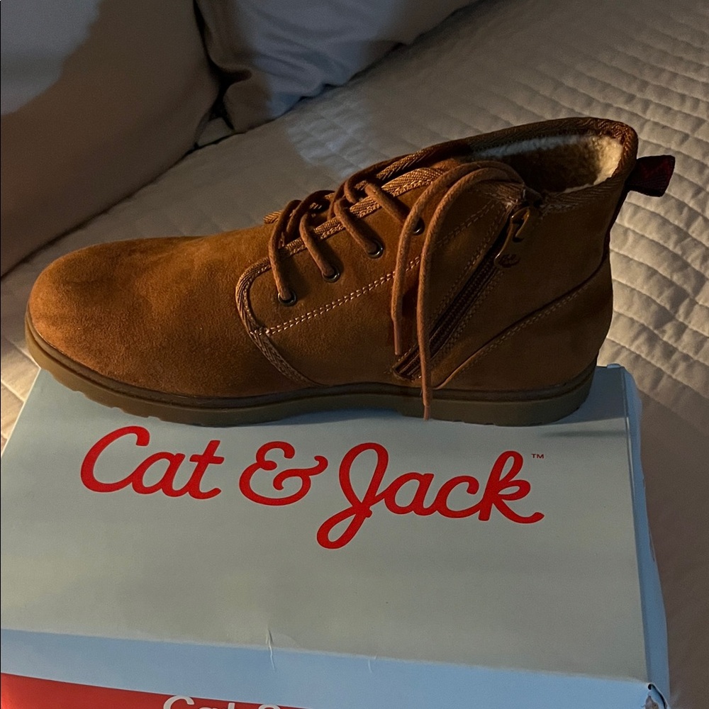 Cat & Jack Youth Tan Chukka Boots